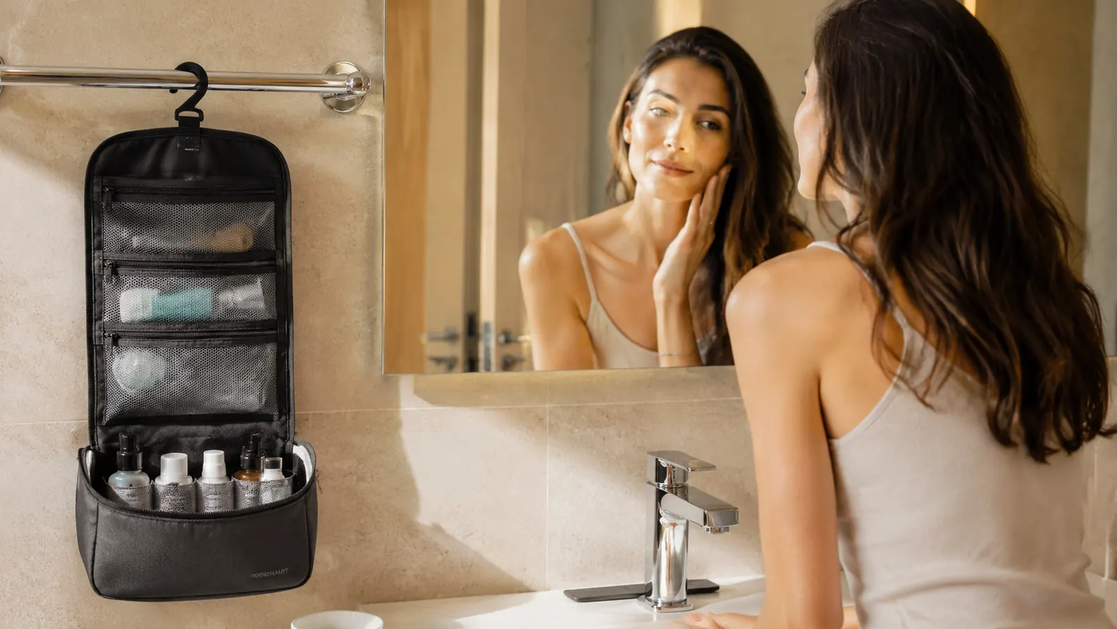 10 Reasons a Hanging Toiletry Bag Beats an Open Pouch Every Trip